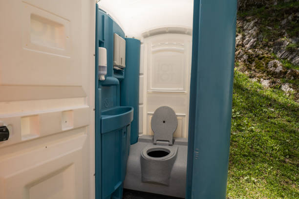 Best Portable restroom trailer rental  in Manhattan, MT